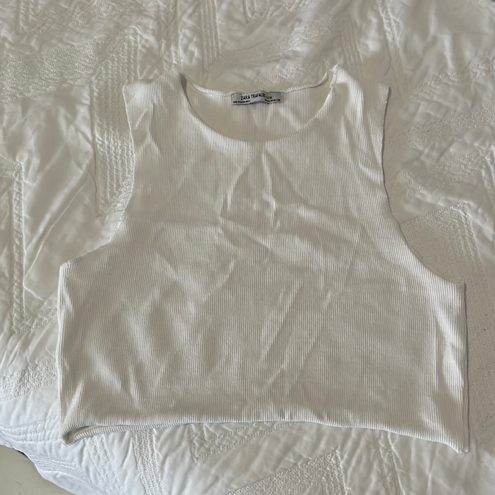 WHITE CROPPED TOP